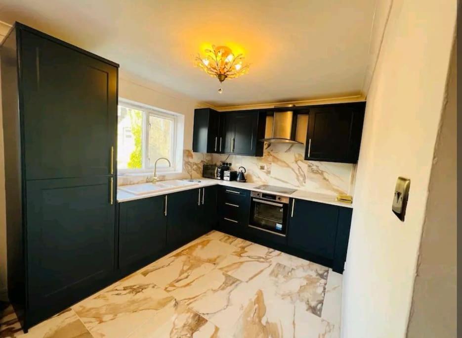 Modern 2 Bedroom Flat By Dover Port, Castle& Sea! Luaran gambar